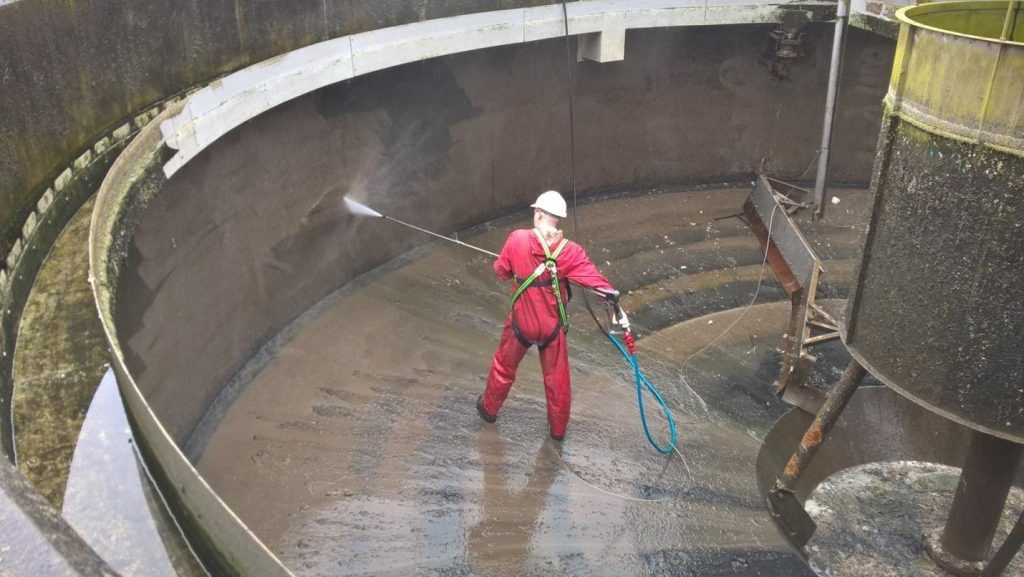 Oil Tank Cleaning
